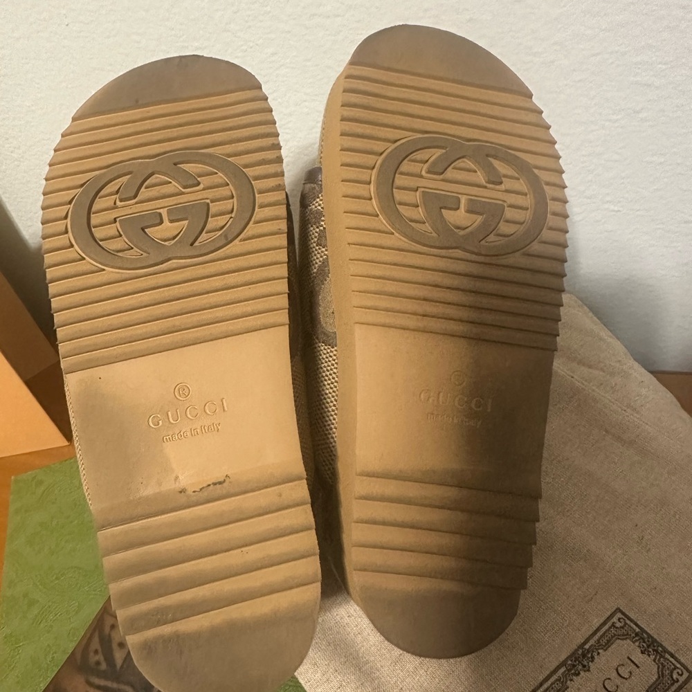 ⚡️FLASH SALE⚡️ Gucci Jumbo GG Platform Slides 38 - Picture 7 of 9